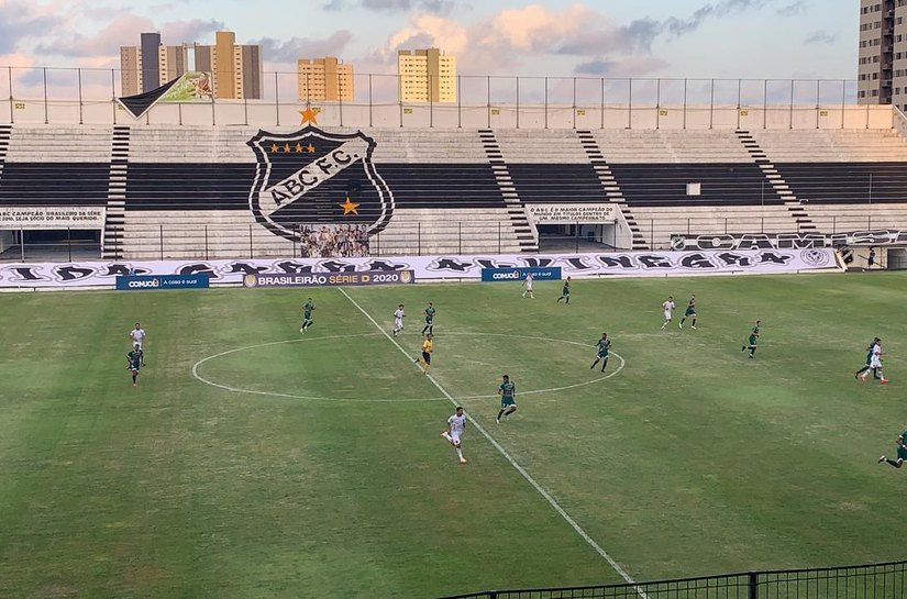Coruripe empata com o ABC no Frasqueirão e mantém chances de classificação
