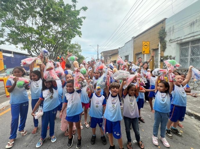 Alegria marca abertura da Semana da Criança Abrasel para alunos da rede municipal