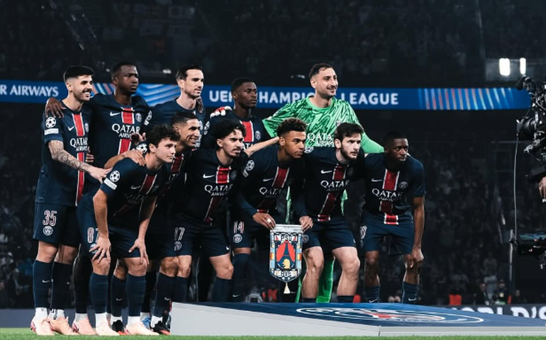 PSG supera Dibu Martínez, bate Aston Villa e fica perto da semifinal da Liga dos Campeões