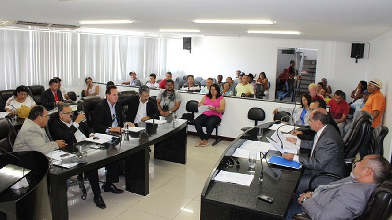 Durante sessão, parlamentares delmirenses posicionam-se contra privatização da Casal