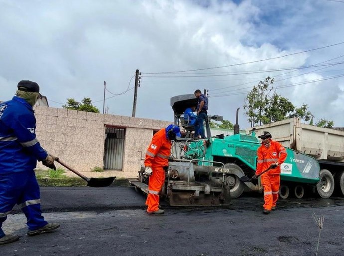 Moradores do bairro Santa Lúcia são beneficiados com mais obras de pavimentação de ruas