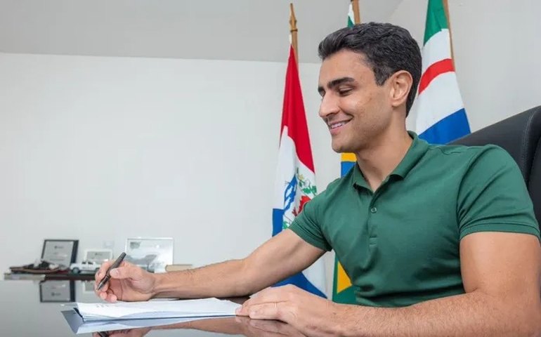 JHC anuncia reajuste salarial de 5% para servidores efetivos do Município