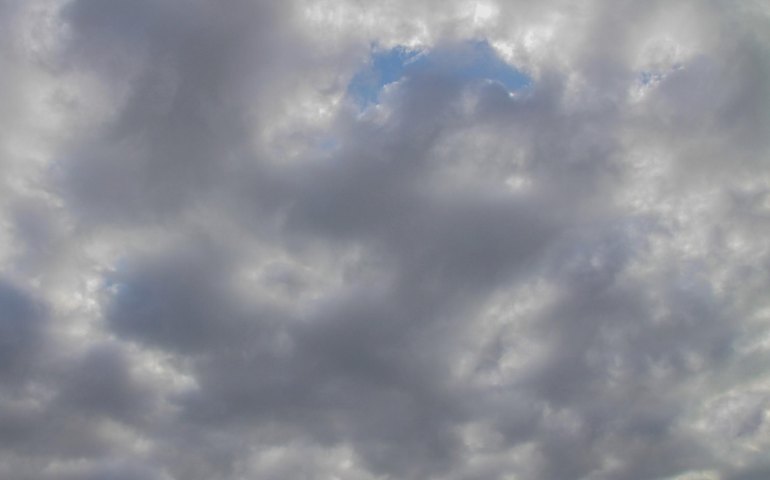 Índia também é afetada por fortes chuvas e inundações