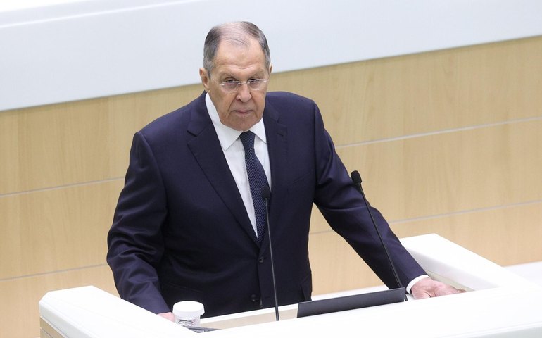 Nova estratégia de segurança nacional dos EUA visa mostrar à Europa qual é o seu lugar, afirma Lavrov