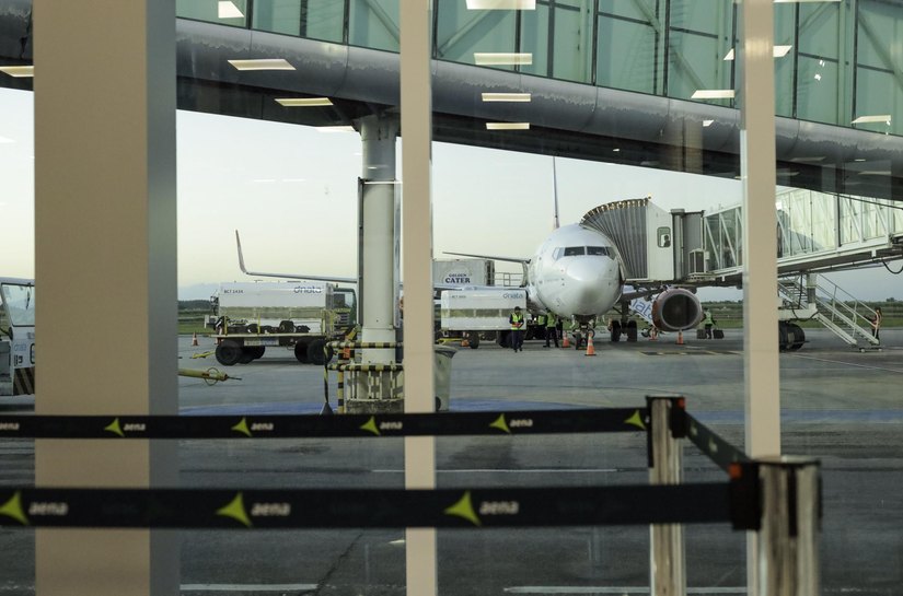 Nova edição do TCNEWS mostra 5 procedimentos que acontecem em um avião antes do voo; confira