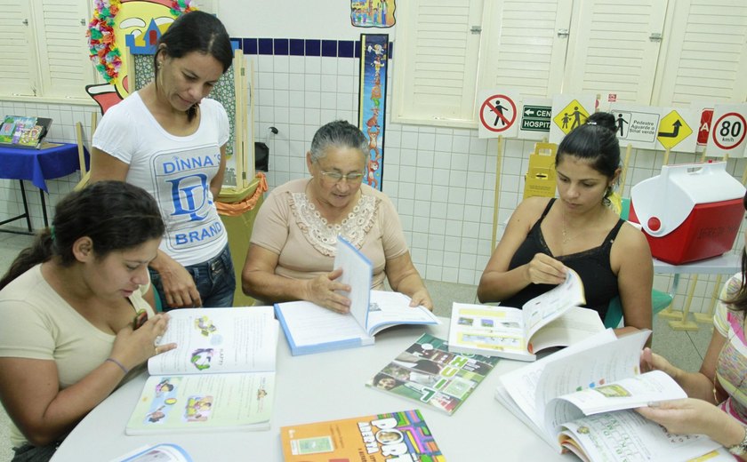Programa de Alfabetização de Jovens e Adultos está com inscrições abertas para professores alfabetizadores
