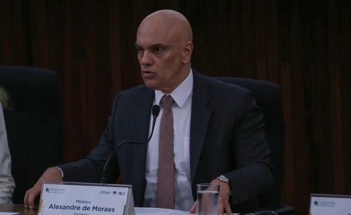 Presidente do TSE também defendeu regulamentação das redes sociais
