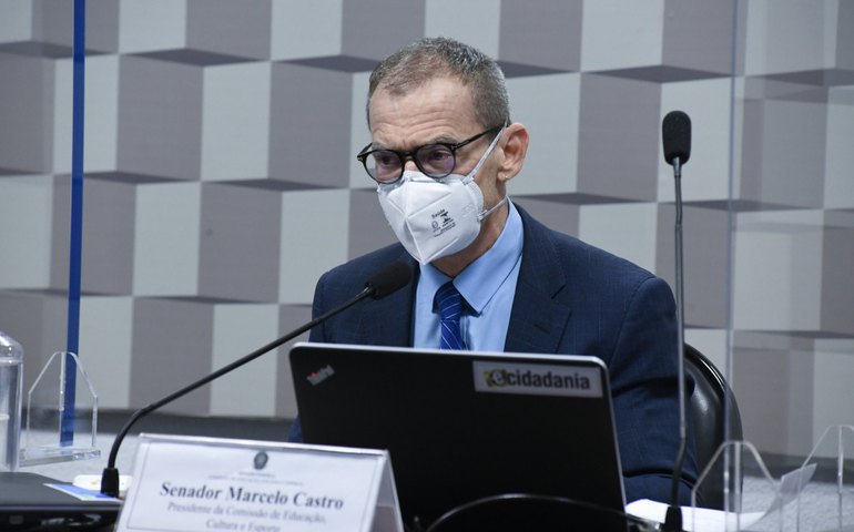 &#8216;Sua família não é melhor que a minha&#8217;, diz senador Contarato a Fakhoury na CPI