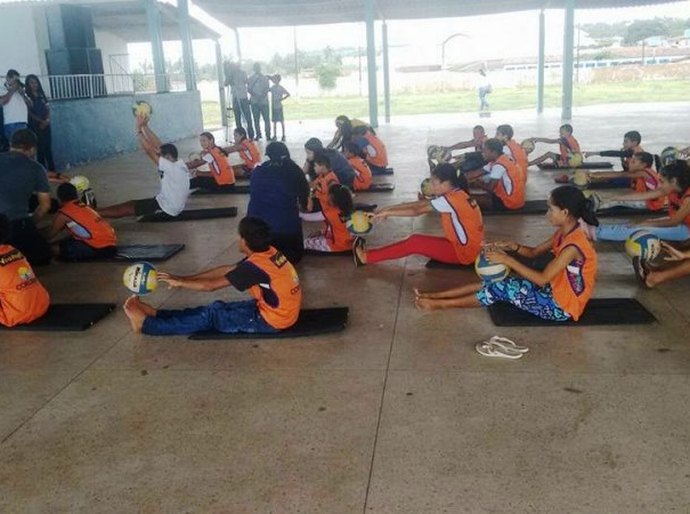 Coruripe: VivaVôlei leva esporte e inclusão a crianças e adolescentes especiais