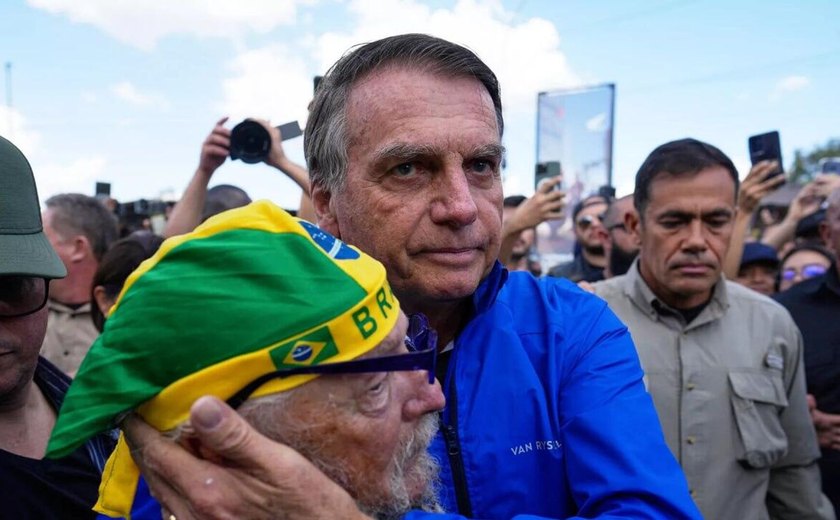 Mídia: governo do Brasil avalia que Trump busca influenciar política brasileira e planeja ações além de Bolsonaro