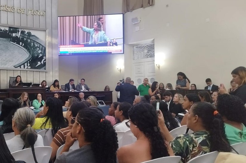 Tereza Nelma apresenta à ministra Cida Gomes proposta de inclusão social para filhos de marisqueiras