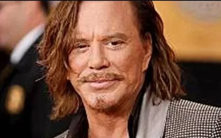 Mickey Rourke nega envolvimento com vaquinha para evitar despejo