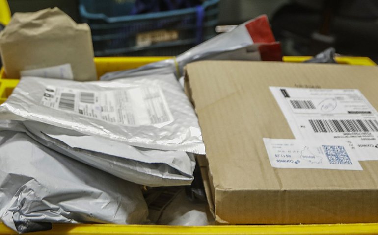 'Taxa das blusinhas': 10 Estados elevam ICMS de 17% para 20% a partir da terça-feira