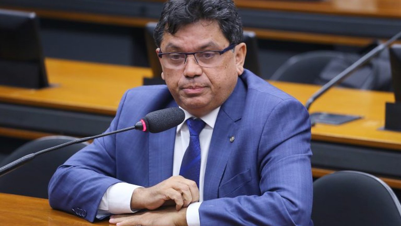 Comissão aprova projeto que isenta pessoas com deficiência da taxa de inscrição em concursos públicos