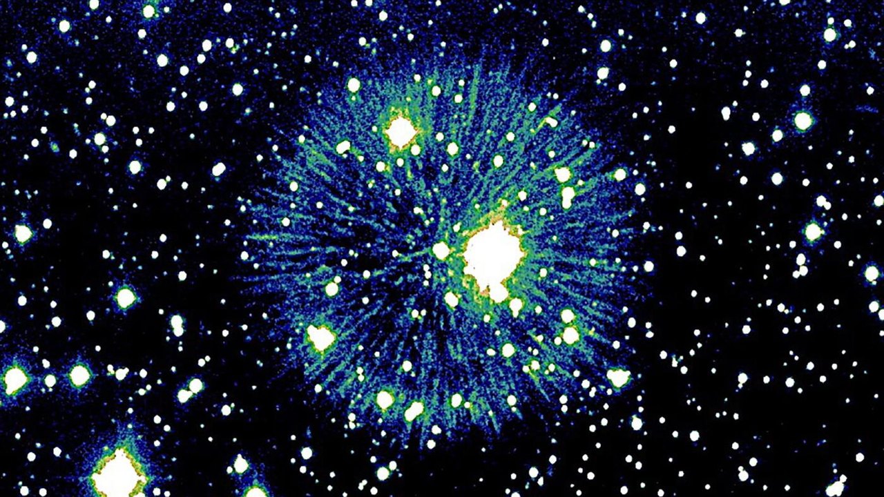Nova imagem impressionante de remanescente de supernova revela cadeias semelhantes a pérolas