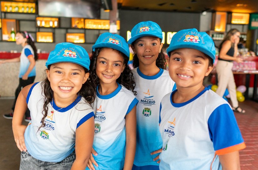 Cerca de 100 estudantes da rede municipal vivenciam tarde especial no Maikai