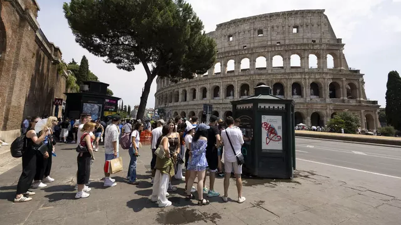 Roma oferece sessões de cinema gratuitas para ajudar a combater calor