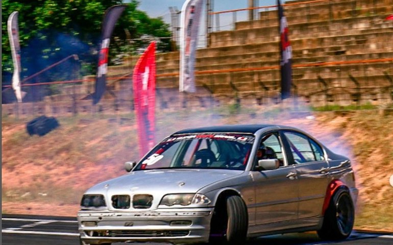 Secretaria tenta realocar evento de drift após destruição da pista de atletismo do Ibirapuera