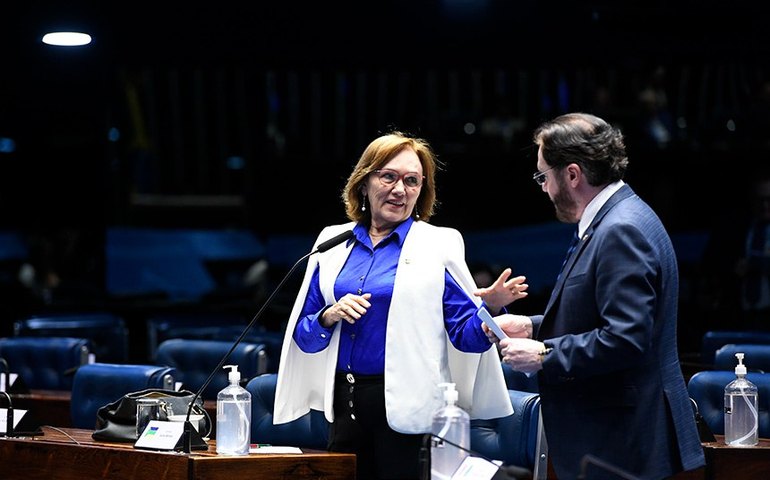 Zenaide critica privatização da Eletrobras