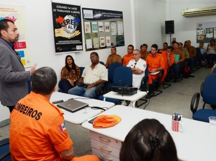 Sesau deve adotar ações de vigilância do trabalho no Corpo de Bombeiros