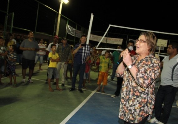 Arapiraca: Célia Rocha inaugura quadra poliesportiva na Vila São Francisco