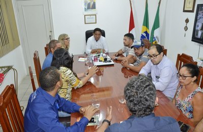 Palmeira: prefeito e ambulantes discutem remanejamento do Calçadão do Comércio para Shopping Popular