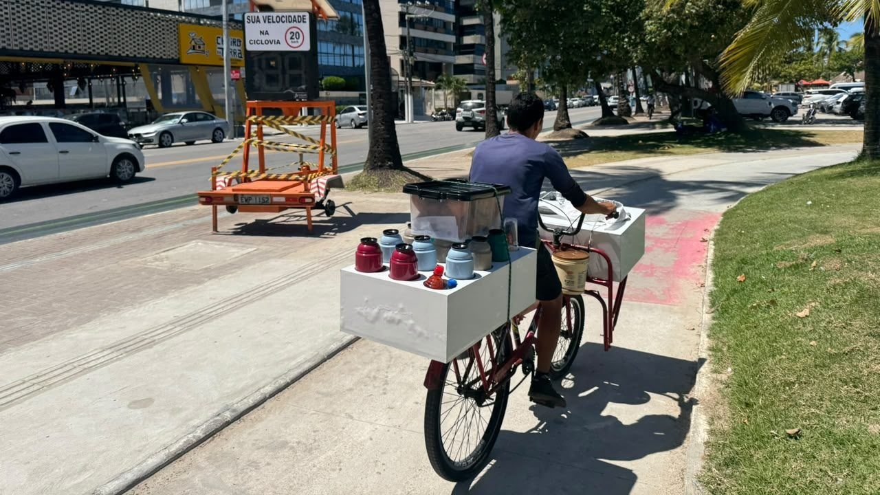 Controladores de velocidade educativos são instalados na ciclovia da orla de Maceió