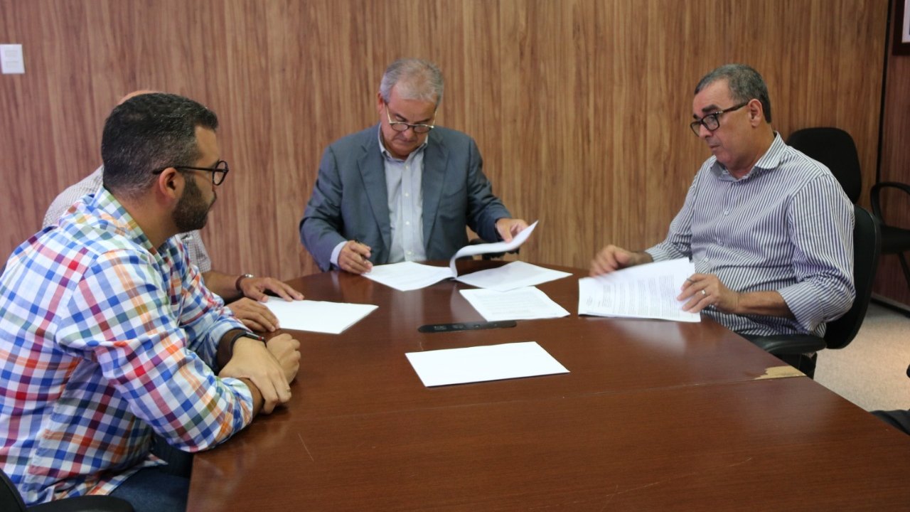 Crea e TCE firmam convênio para fiscalizar obras públicas em Alagoas