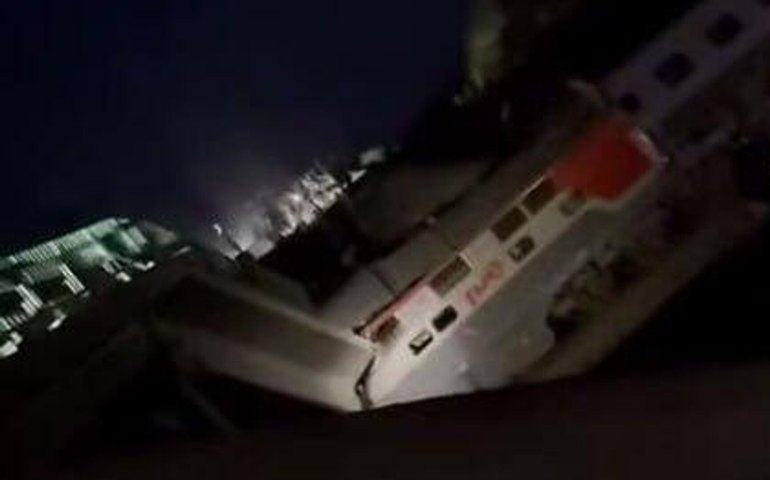 'Interferência ilegal' causa queda de ponte em Bryansk e acidente com um trem de passageiros