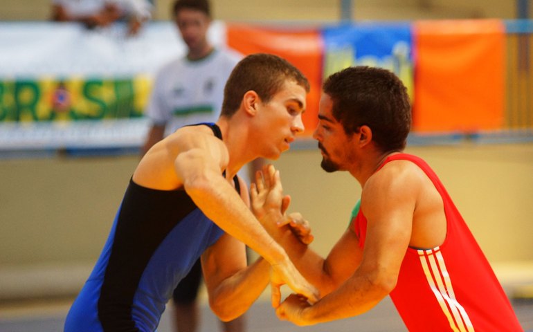 Luta Olímpica estreia com sucesso na LDU de Lutas 2014