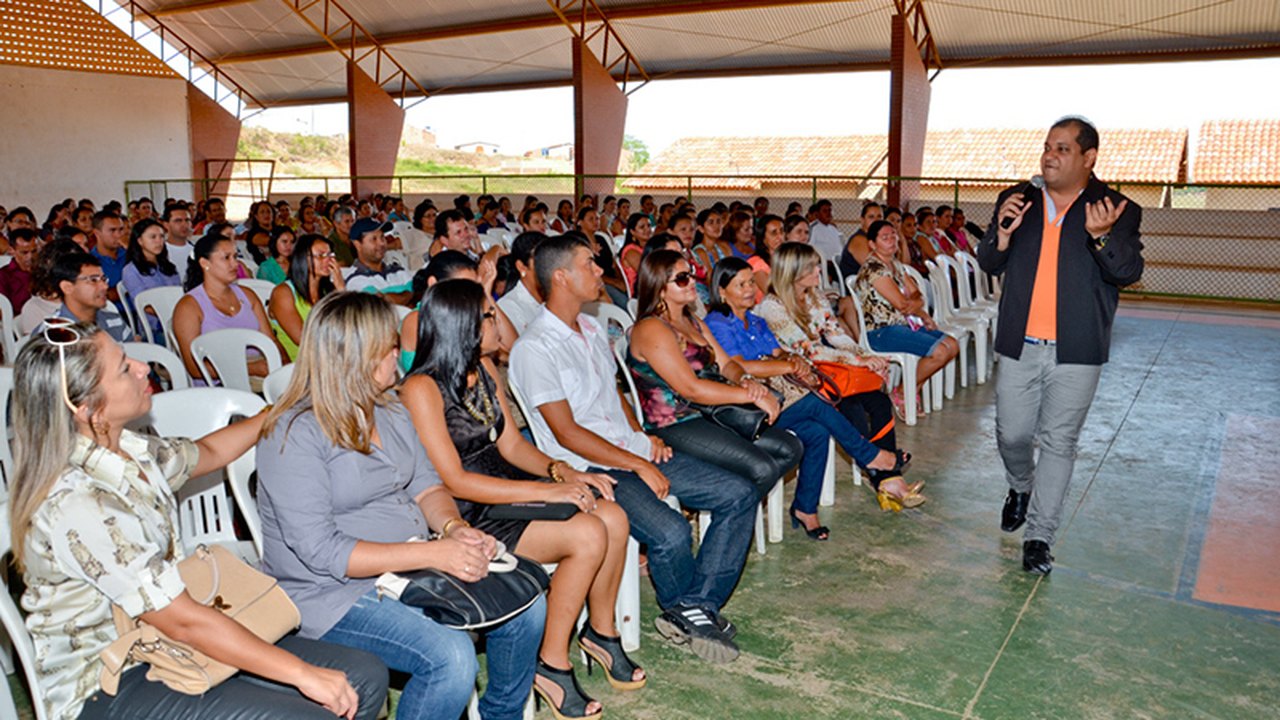 Professores de Limoeiro de Anadia participam de atividades voltadas ao planejamento bimestral