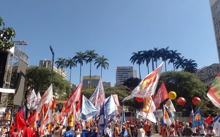 Centrais sindicais defendem MST e criticam Roberto Campos Neto no 1º de maio