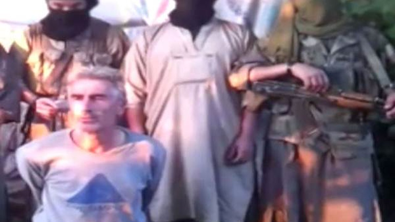 Depois de ultimato, jihadistas exibem vídeo de decapitação de francês