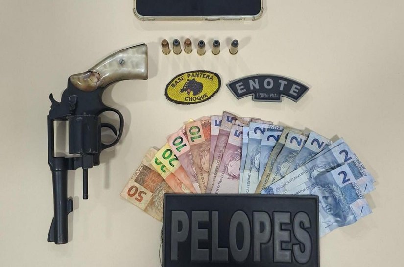 Prisões por tráfico e porte ilegal de arma são efetuadas pela PM no Baixo São Francisco