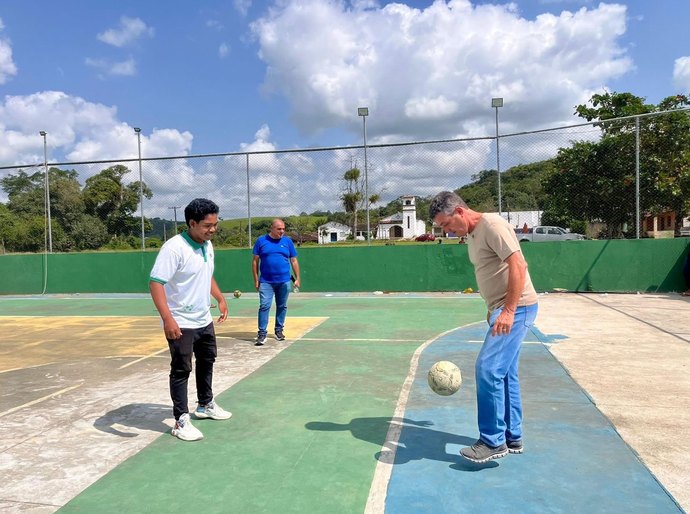 Prefeito de Branquinha anuncia recuperação de uma nova quadra de esportes