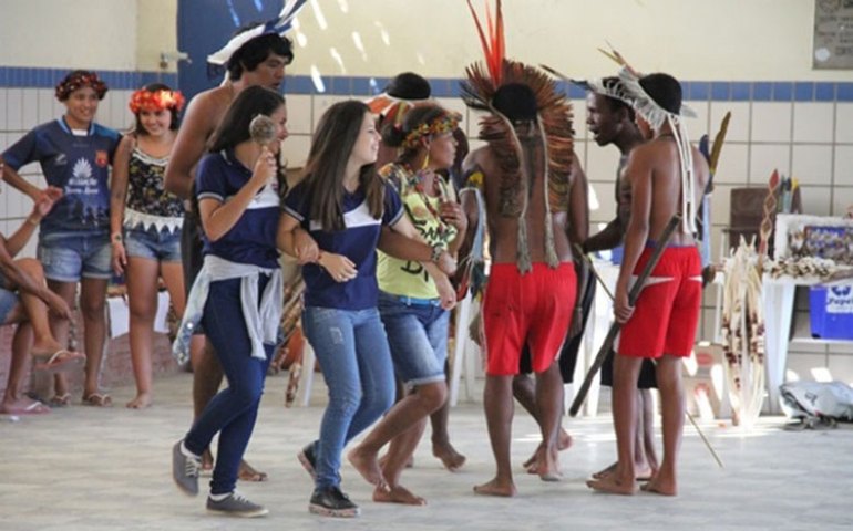 Estudantes da rede estadual conhecem cultura indígena