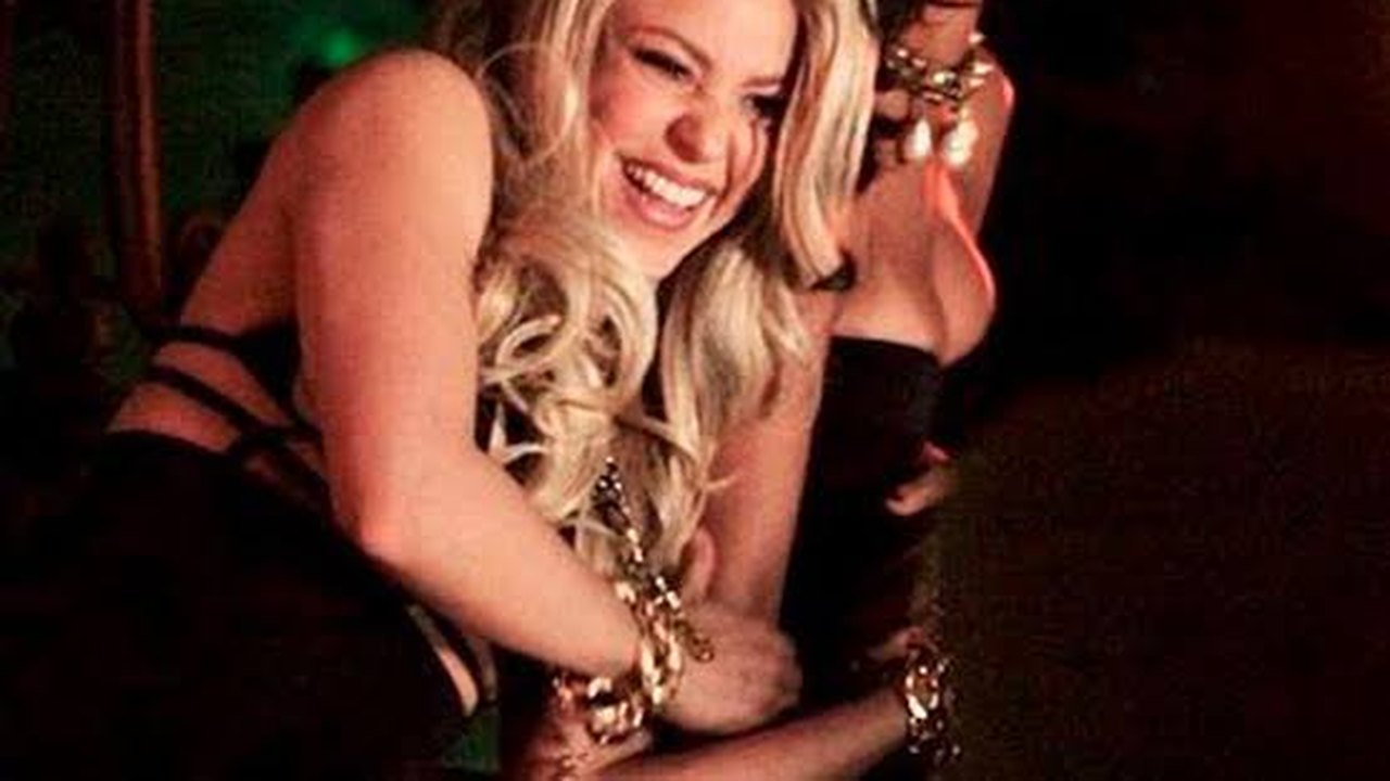 Shakira compartilha foto com Rihanna e deseja ‘as melhores vibrações’