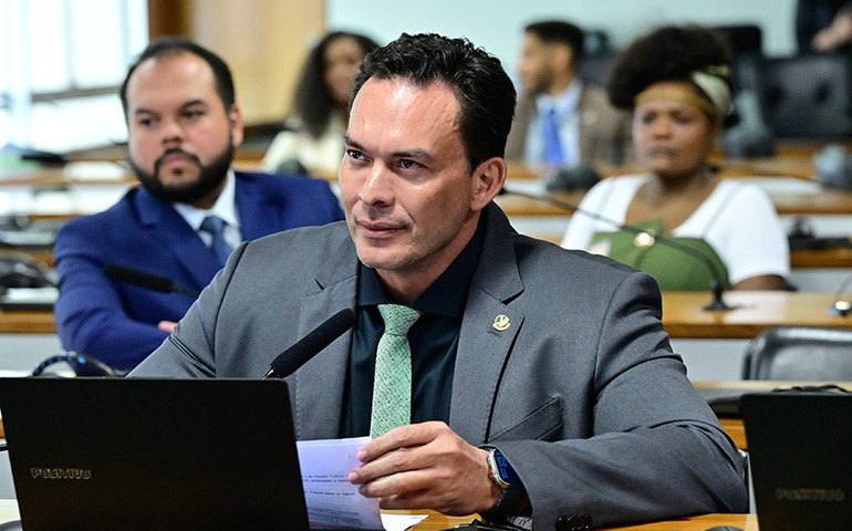 CDH aprova sugestões populares sobre piso salarial de militares e veterinários