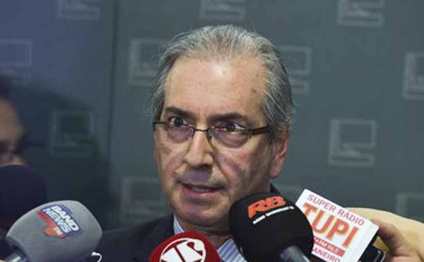 Cunha diz que não renuncia à presidência da Câmara