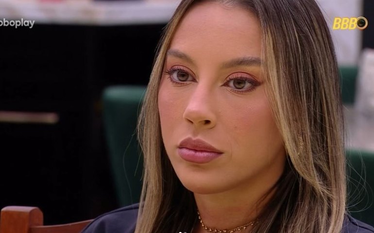 Renata critica brigas de Eva e aliados no 'BBB 25' e ouve resposta atravessada