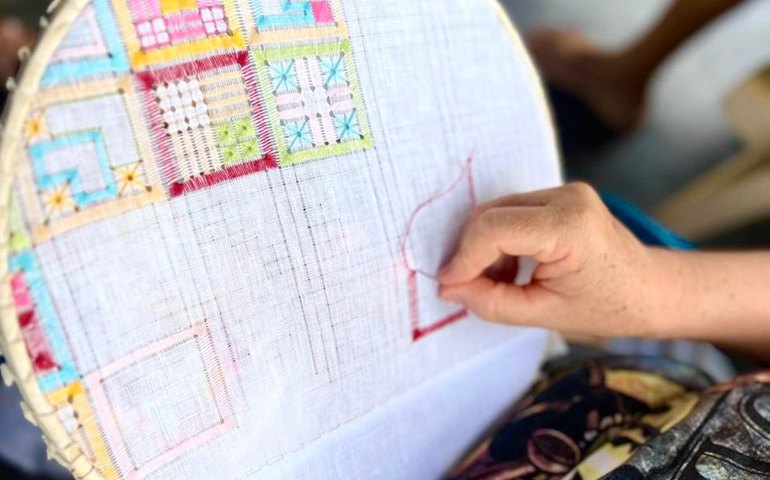 Desfile 'Fios e Tecidos' valoriza o artesanato de Alagoas como moda contemporânea