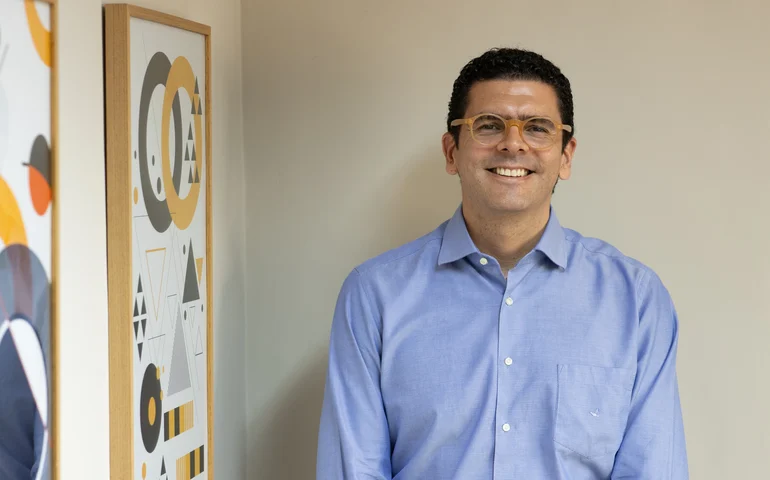 Pais podem cobrar pensão dos filhos? Entenda se a lei permite