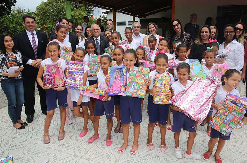 Projeto Servos comemora Dia das Crianças com doações ao Lar da Menina
