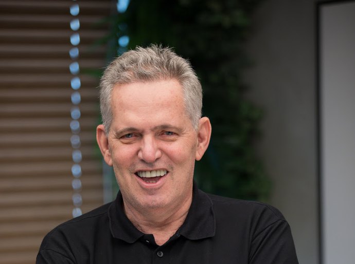 Mais farmácias independentes fecham do que abrem e revelam nova dinâmica do varejo farmacêutico