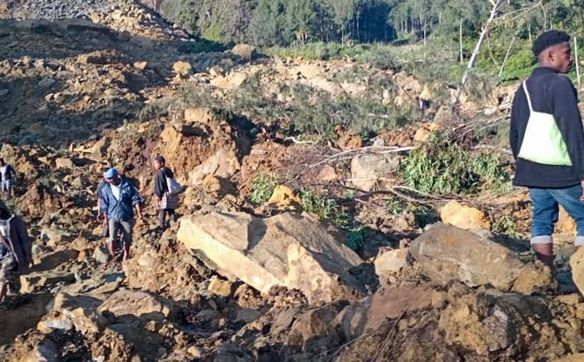 Papua-Nova Guiné diz que deslizamento de terra soterrou mais de 2 mil pessoas e pede ajuda