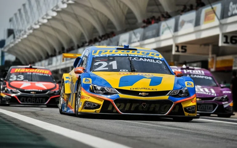 Salas surpreende e crava a pole na última corrida da temporada de Stock Car; Casagrande é 2º