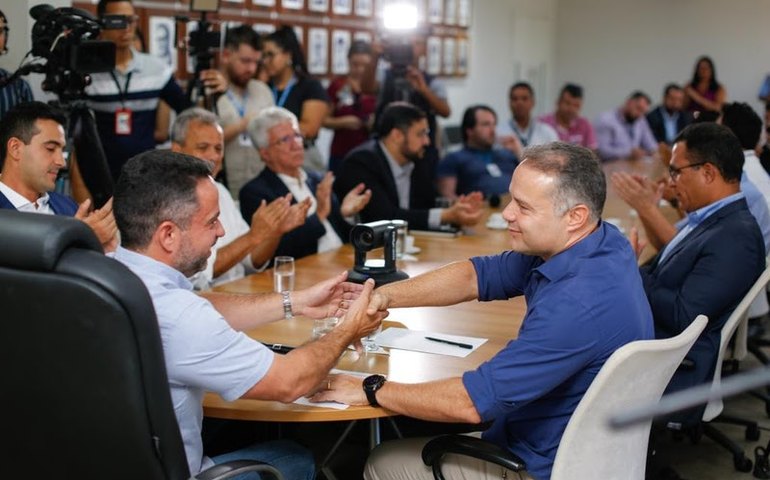 Renan Filho assina convênio para recuperar rodovias e anuncia faixa adicional para tráfego na BR-101