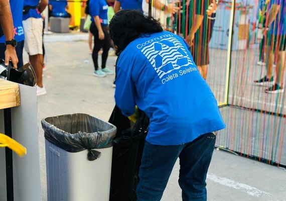 Cooperativa realiza coleta seletiva em evento de corrida na orla da Pajuçara