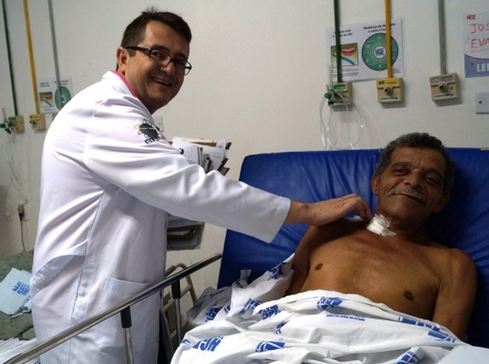 De forma inédita, cirurgia neurológica é realizada no HGE