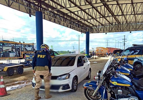 Polícia Rodoviária Federal recupera veículo com registro de roubo/furto
